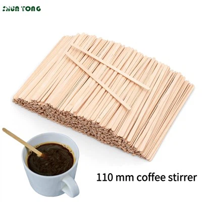 Cà phê gỗ khuấy đều